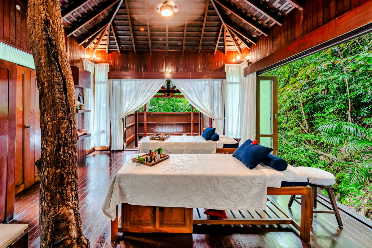 Bungaraya ECHO Wellness Spa outdoor shower