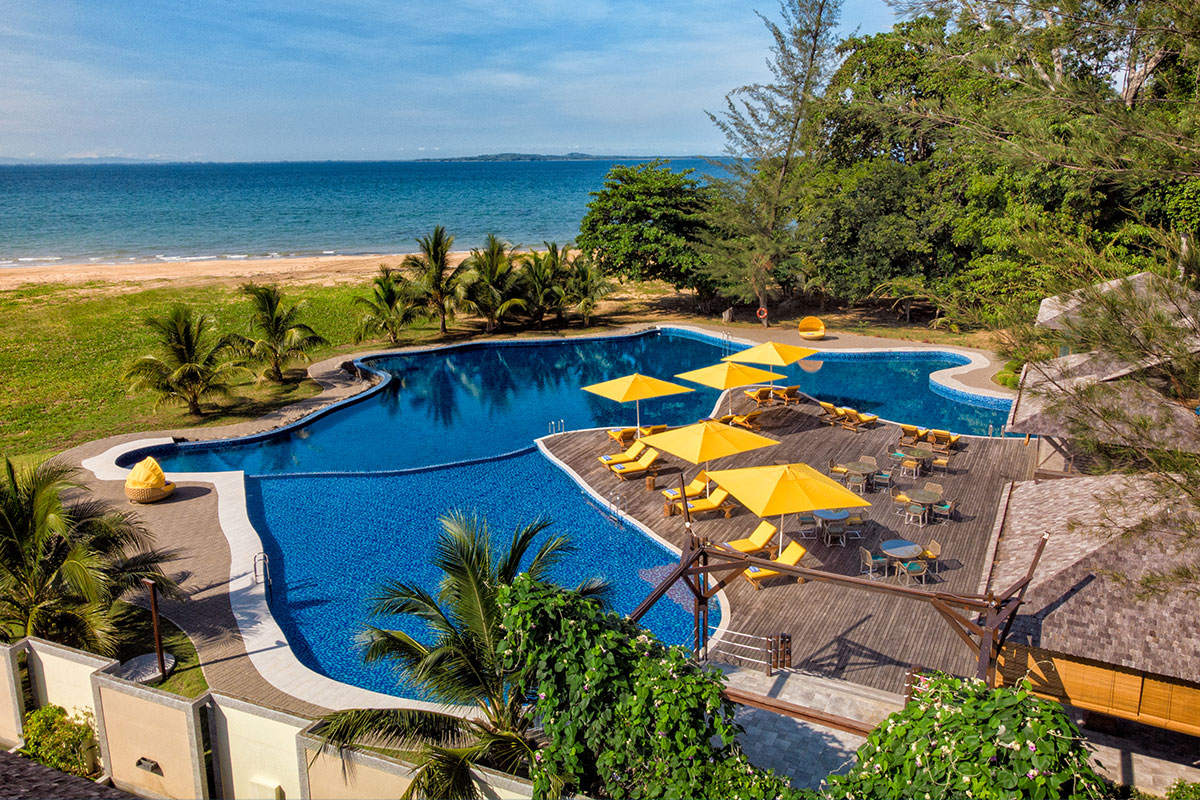 Borneo Eagle Resort Infinity Pool