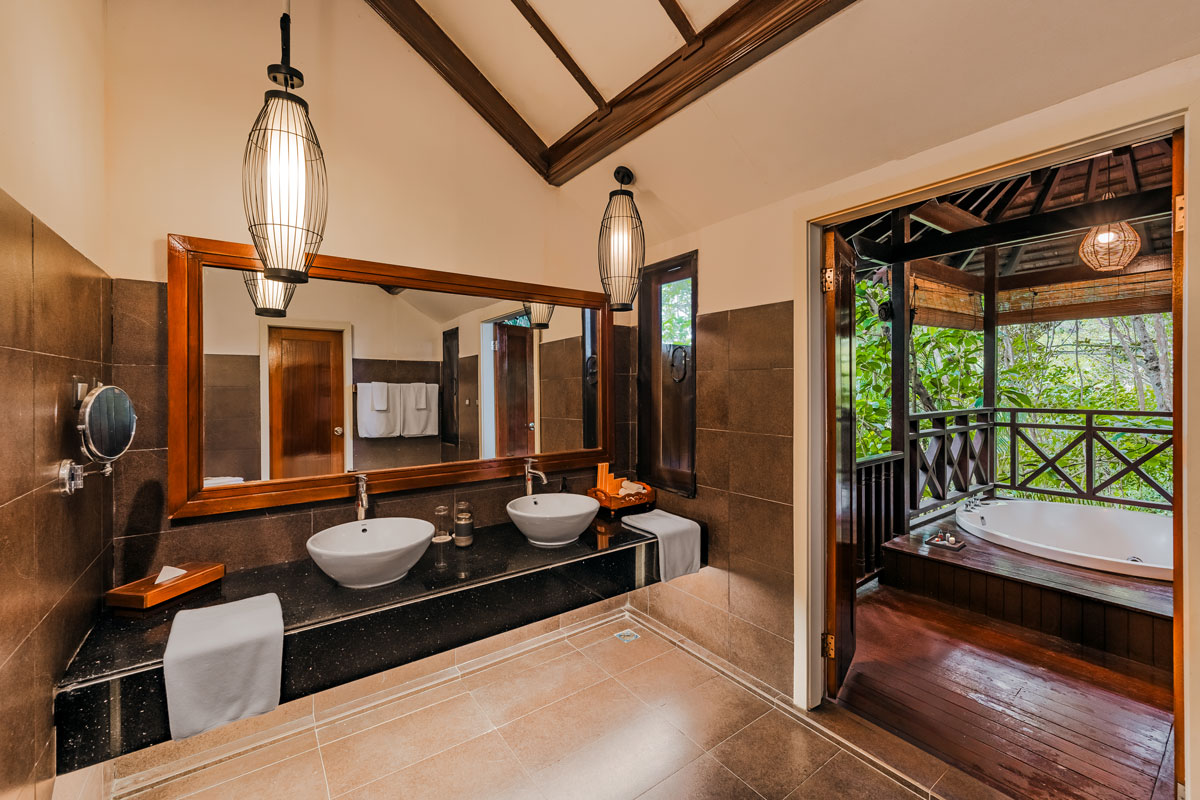 Treehouse Villa toilet